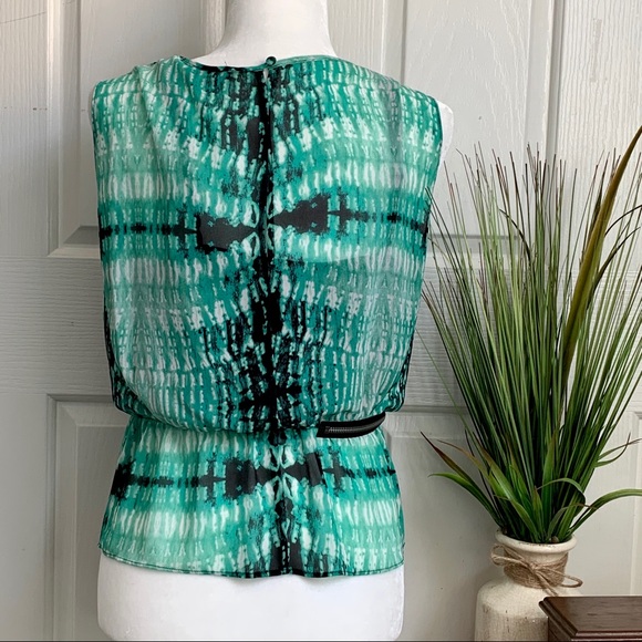 BEBE sleeveless blouse - Picture 3 of 4